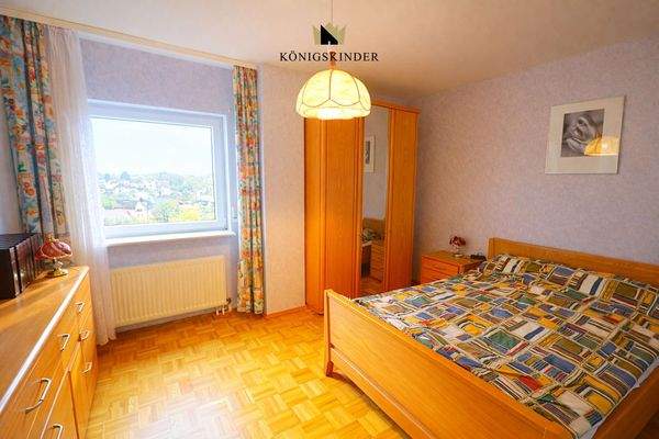 ...mit dem lauschigen Schlafzimmer...