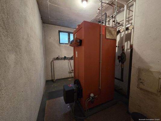 Technikbereich mit Öl-Zentralheizung (Bj. 1988)