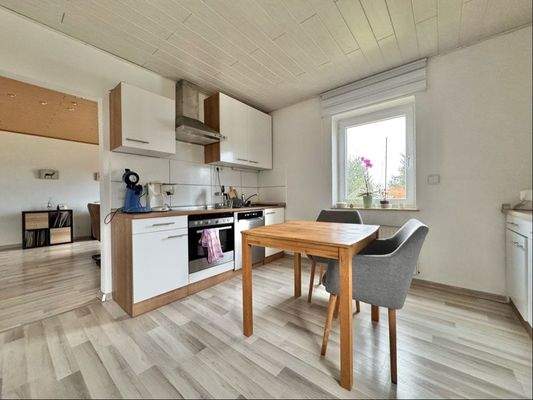 ... zur hellen Küche...