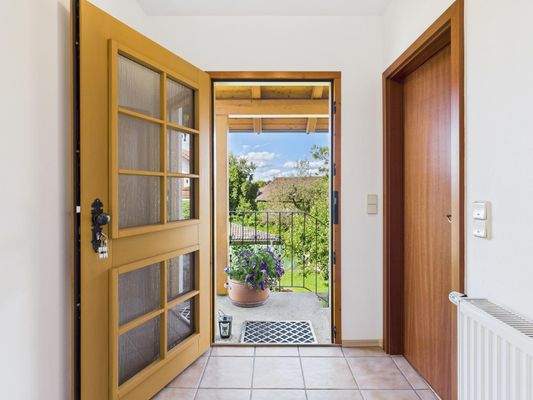 Separater Eingang zur Einliegerwohnung, Privatsphäre und Eigenständigkeit charmant kombiniert