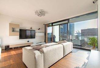 Atemberaubender Blick auf den Hafen und die Elbe