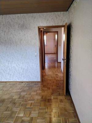 Blick Kinderzimmer- Schlafzimmer