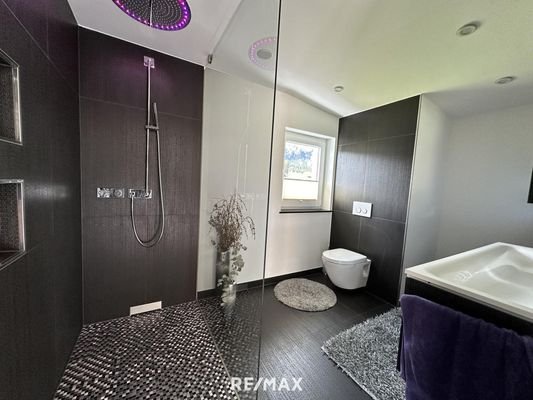 Master bathroom im DG