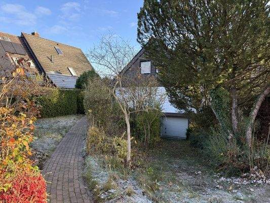 Vorderansicht mit Tiefgarage