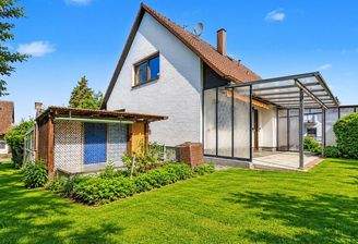 Hausansicht Garten