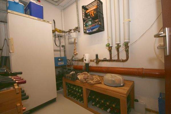 Hausanschluß- und Vorratskeller