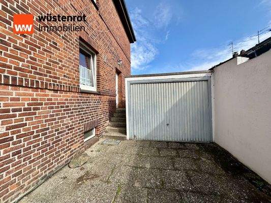 Garage und Eingangsbereich