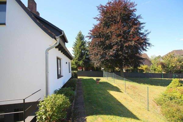 Vollständige u. hundesichere Einfriedung des Grundstücks