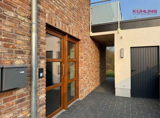 Hauseingangs- und Wohnungseingang