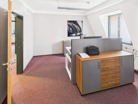 CAM03352G0-PR0065-STILL017