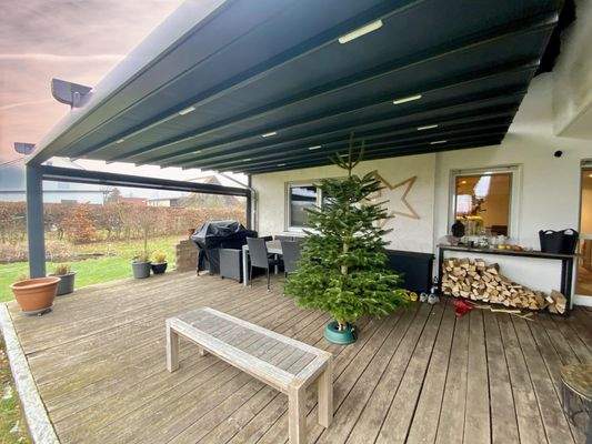 Terrasse mit Überdachung