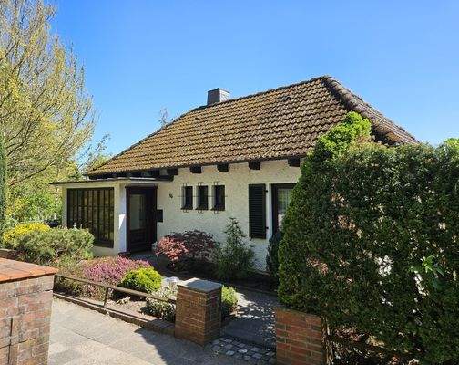 Haus Vorderansicht.jpg