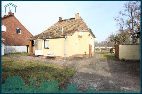 2008 Innenhof mit Blick zum Hauseingang.jpg