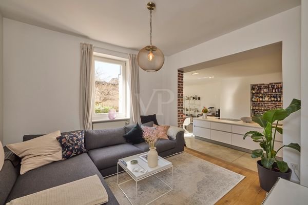 Wohnzimmer mit Blick zur Küche