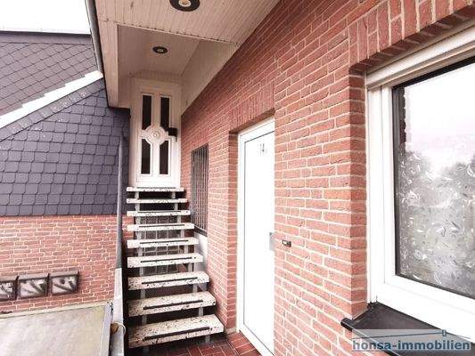 Eingang zur Einliegerwohnung und zum Dachgeschoss