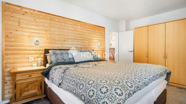 1. OG Schlafzimmer 1