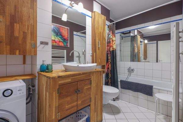 Badezimmer mit Badewanne