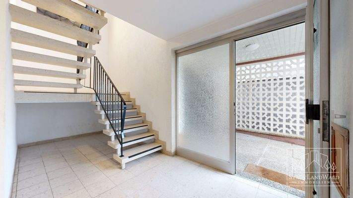 EG - Hauseingang - Treppenhaus