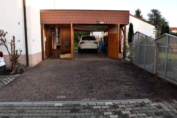 2 Hauszugang - Carport.JPG