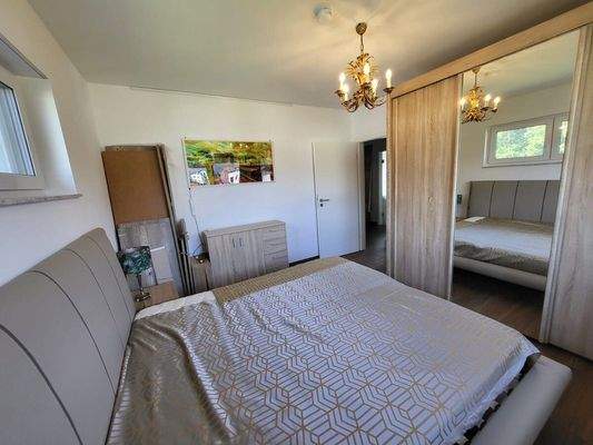 Schlafzimmer 1.OG (2)