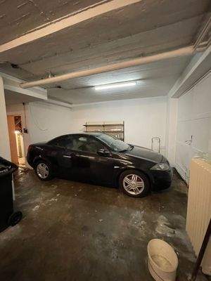 Garagen unter Wohnhaus