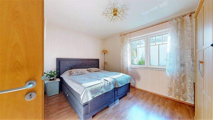 Erdgeschoss Schlafzimmer