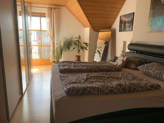 Platz auch für großen Schrank