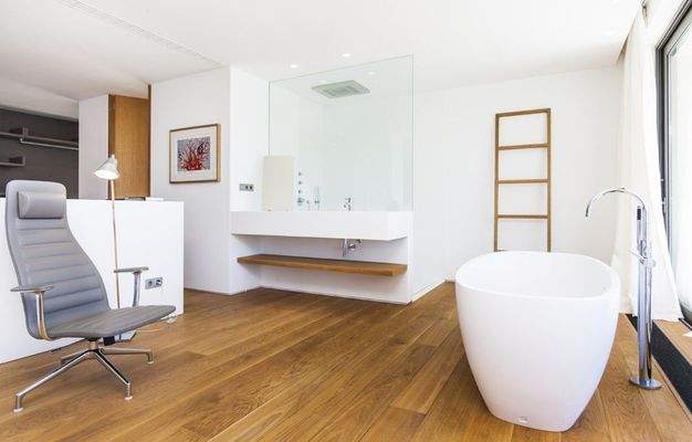 Luxusvilla zum Verkauf in der ersten Linie von Camp de Mar BHHS-BAL-0908