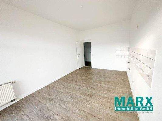 Küche mit Blick zum Flur