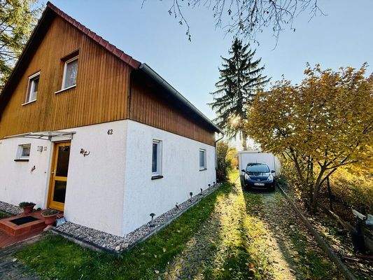 seitliche Hausansicht