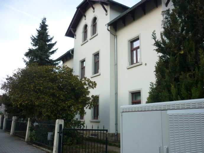 Wunderschöne Villa in Hanglage mit Blick zum Elbtal