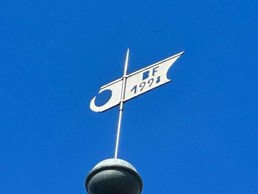 Wetterfahne Dachbekrönung