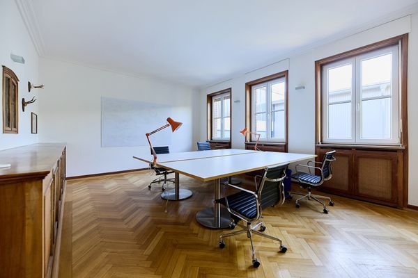 mies-van-der-rohe-E42-101-037-1074