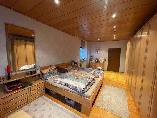 1. OG Schlafzimmer Haus 1