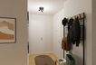 Der Eingangsbereich bietet Platz für Garderobe und