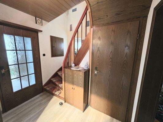 Eingangsbereich mit Zugang OG