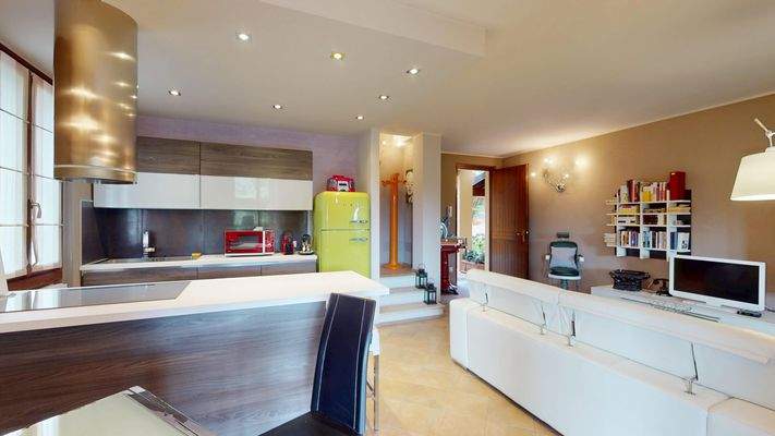 NA-072-9-Appartamento-arredato-con-corte-esclusiva