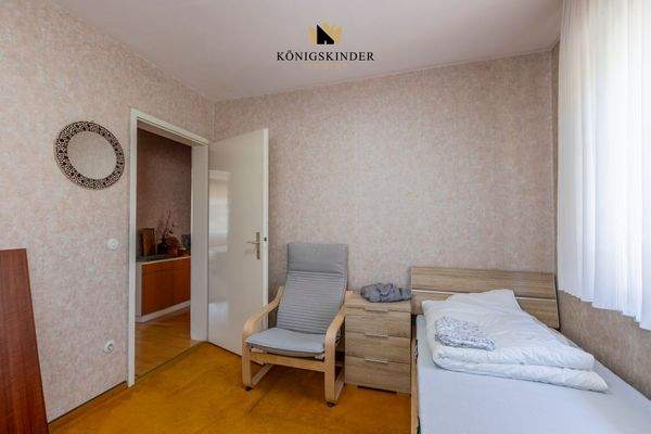 Kinderzimmer 2 zum Flur