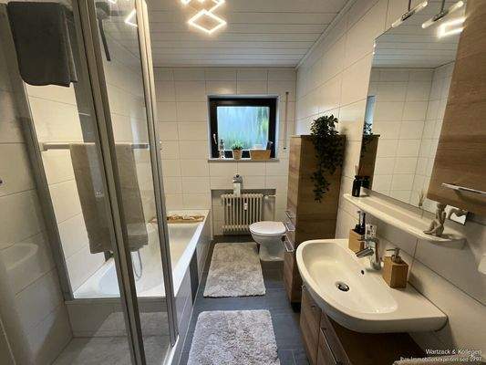 modernes Badezimmer