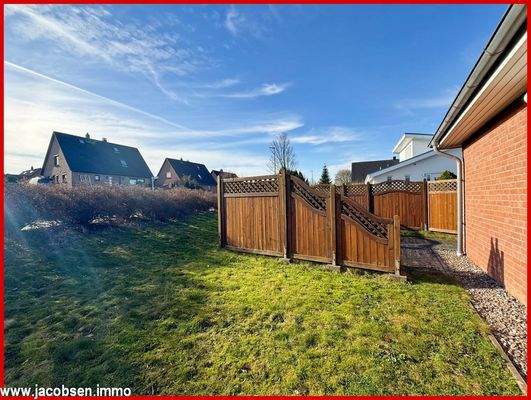 Garten mit Blick zur Terrasse