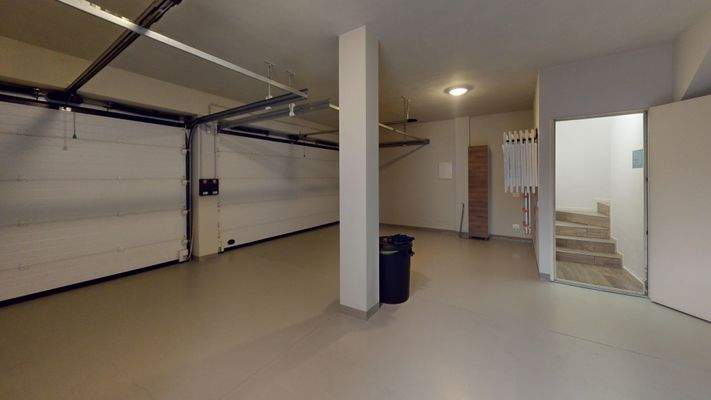 DP-66-28-Villa-a-schiera-di-testa-a-Salo-Garage 1.