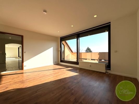 ... Schlafzimmer mit Balkon/Terrassenzugang und ..