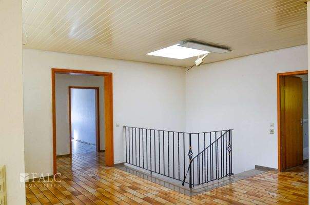 Flur mit Treppenaufgang