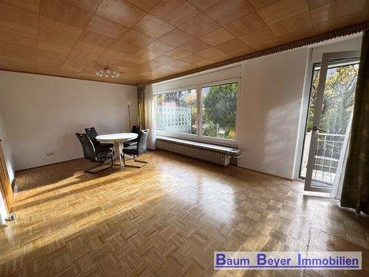 Wohn-/ Esszimmer mit Terrasse