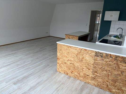 OG - Wohnraum mit Küchenzeile Ansicht 2