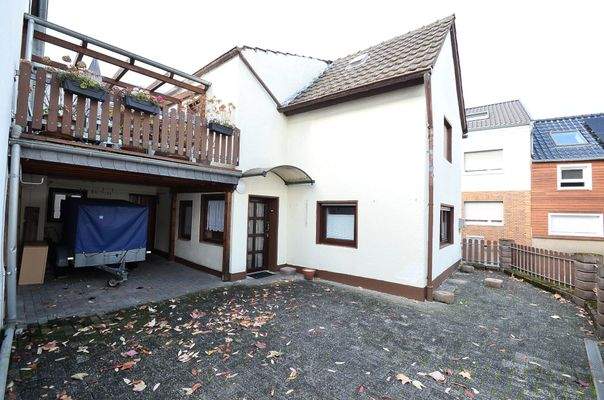 Hof / Carport / Haus