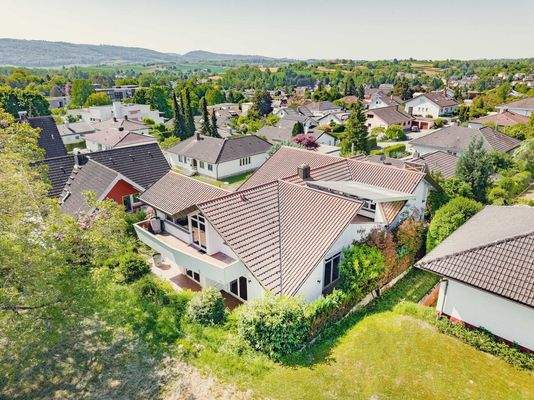 Luftaufnahme, ruhige Lage in grüner Umgebung