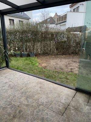 Wintergarten vom Garten aus