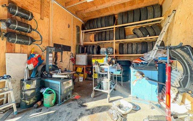 NEBENGEBÄUDE - WERKSTATT