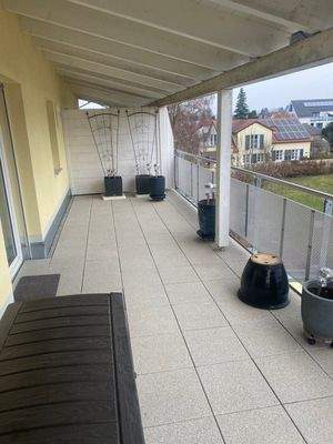 überdachter Süd-Balkon